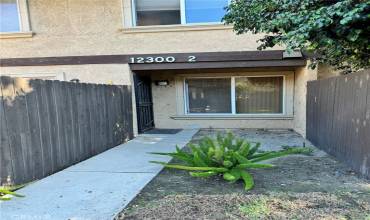 12300 Runnymede Street 2, North Hollywood, California 91605, 2 Bedrooms Bedrooms, ,1 BathroomBathrooms,Residential,Buy,12300 Runnymede Street 2,SR24228100