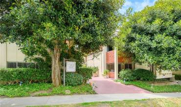 5674 Windsor Way 207, Culver City, California 90230, 2 Bedrooms Bedrooms, ,2 BathroomsBathrooms,Residential,Buy,5674 Windsor Way 207,SR24227443