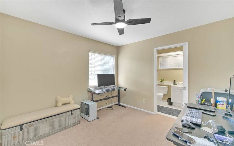 3rd bedroom, used as home office space