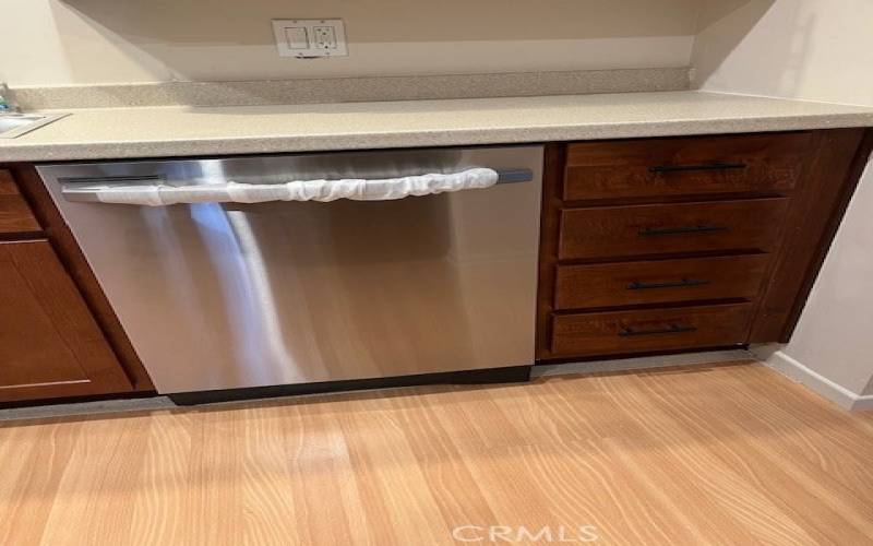 New and quiet dishwasher