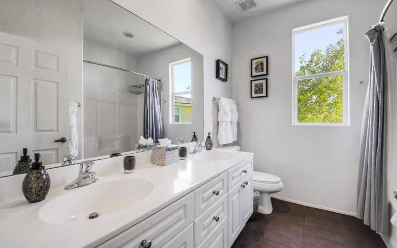 19 BATHROOM MLS SIZE