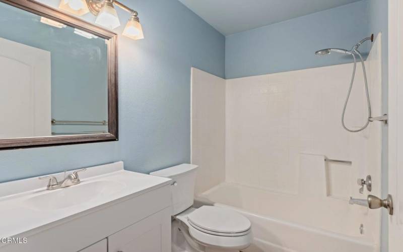 11-web-or-mls-11 - Bathroom 1