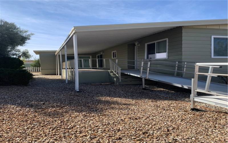 Handicap ramp Front porch/Door