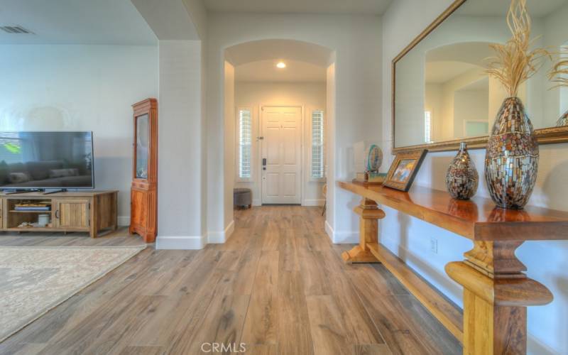 Foyer/Entry Way