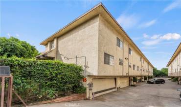 8927 Cedros Avenue 4, Panorama City, California 91402, 2 Bedrooms Bedrooms, ,3 BathroomsBathrooms,Residential,Buy,8927 Cedros Avenue 4,SR24217671