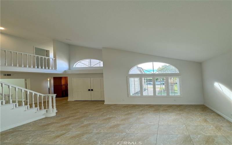 Fabulous living area, open flowing floor plan, natural light throughout this home.