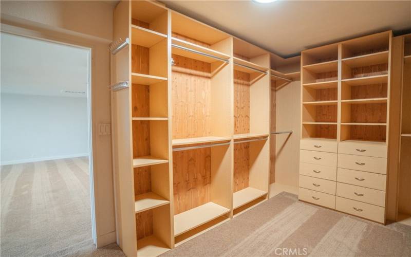 Walk-in Closet