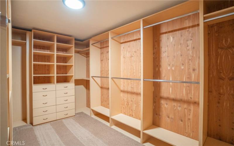 Walk-in Closet