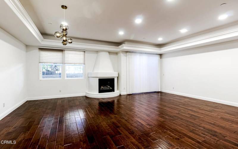 3770 Ramsdell Ave #102 - living room