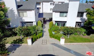 11911 Magnolia Boulevard 22, Valley Village, California 91607, 2 Bedrooms Bedrooms, ,2 BathroomsBathrooms,Residential,Buy,11911 Magnolia Boulevard 22,24461679