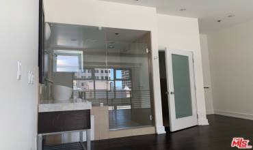 727 W 7th Street PH-1304, Los Angeles, California 90017, 1 Bedroom Bedrooms, ,2 BathroomsBathrooms,Residential Lease,Rent,727 W 7th Street PH-1304,24461893