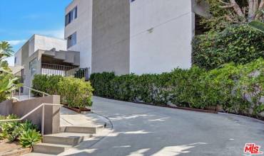 2100 Griffith Park Boulevard 5, Los Angeles, California 90039, 2 Bedrooms Bedrooms, ,1 BathroomBathrooms,Residential Lease,Rent,2100 Griffith Park Boulevard 5,24461889