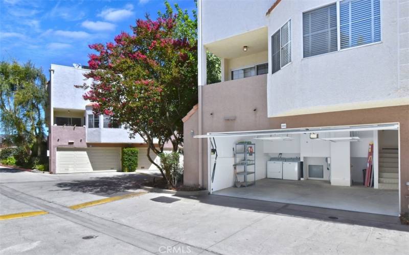 5455 Sylmar Ave #1205 - Attached direct access 2 car garage