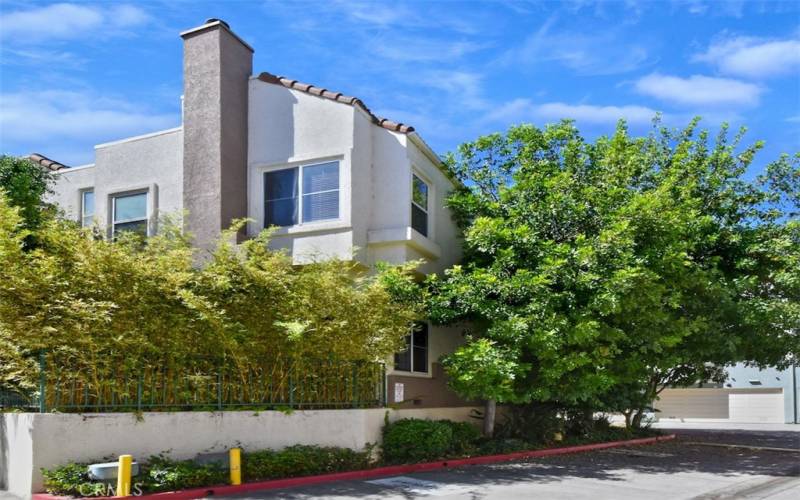 5455 Sylmar Ave # 1205 - Corner unit