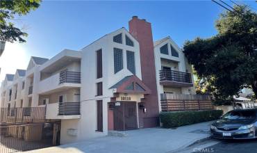 10119 Pinewood Avenue 208, Tujunga, California 91042, 4 Bedrooms Bedrooms, ,3 BathroomsBathrooms,Residential Lease,Rent,10119 Pinewood Avenue 208,GD24230896