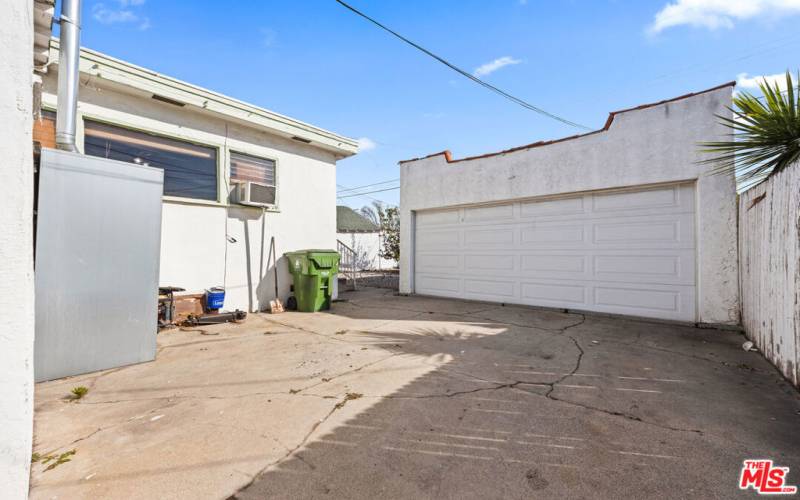 Detached Garage