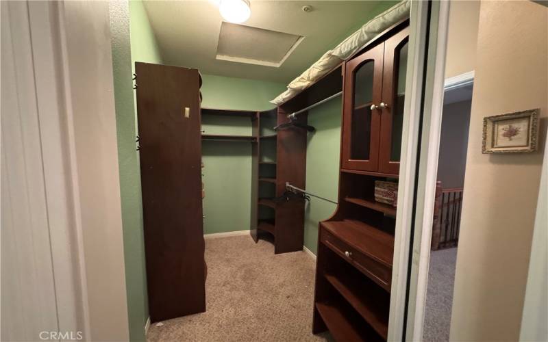 Custom closet cabinets