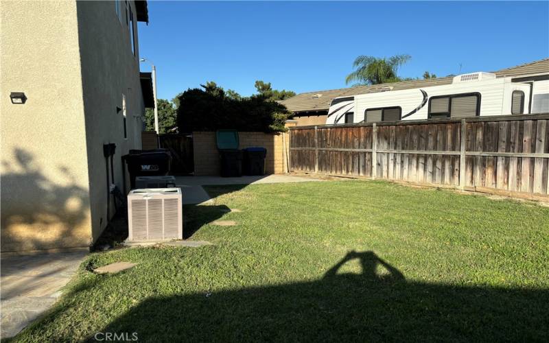 Side yard between neighbors