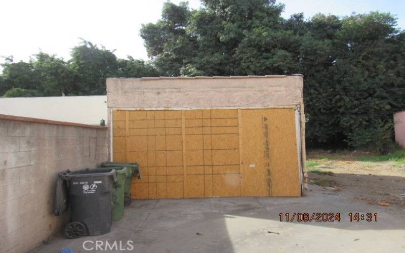 detached garage