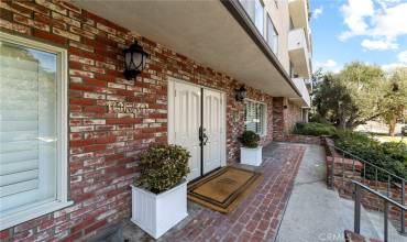 10650 Holman Avenue 107, Los Angeles, California 90024, 2 Bedrooms Bedrooms, ,2 BathroomsBathrooms,Residential,Buy,10650 Holman Avenue 107,CV24230359