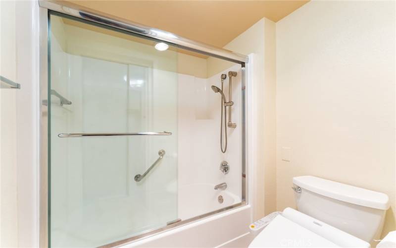 Secondary Bathroom with shower