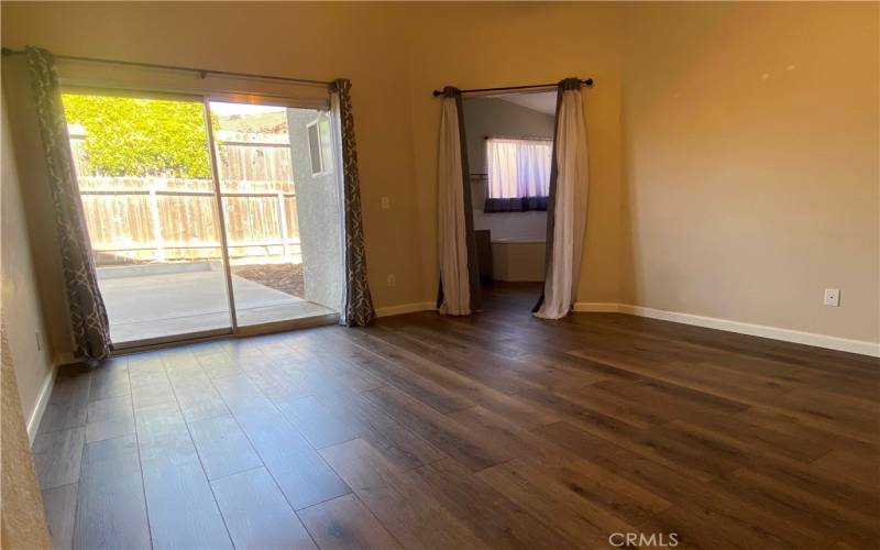 Master Bedroom with en suite Bathroom and Walk-in Closet