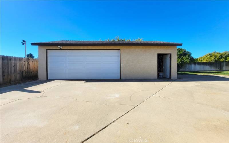 Permitted 600 SF Garage w/adjacent RV Parking!