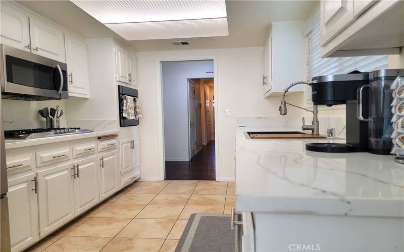 A Perfectly Bright, Clean Kitchen!