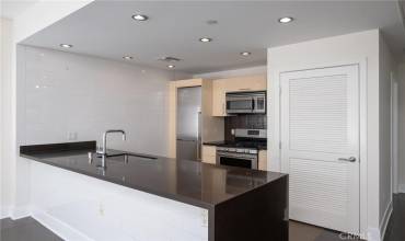 1700 Sawtelle Boulevard 3, Los Angeles, California 90025, 2 Bedrooms Bedrooms, ,1 BathroomBathrooms,Residential,Buy,1700 Sawtelle Boulevard 3,PV24230610