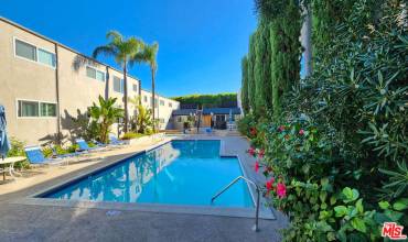 972 LARRABEE Street 221, West Hollywood, California 90069, 1 Bedroom Bedrooms, ,1 BathroomBathrooms,Residential Lease,Rent,972 LARRABEE Street 221,24461923