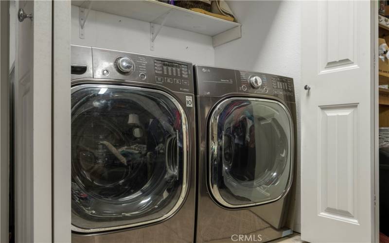 Included washer and dry in garage laundry closet
