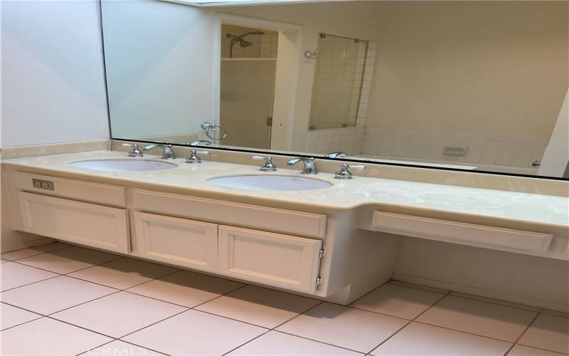 Double Sinks and Vanity in Master Bath