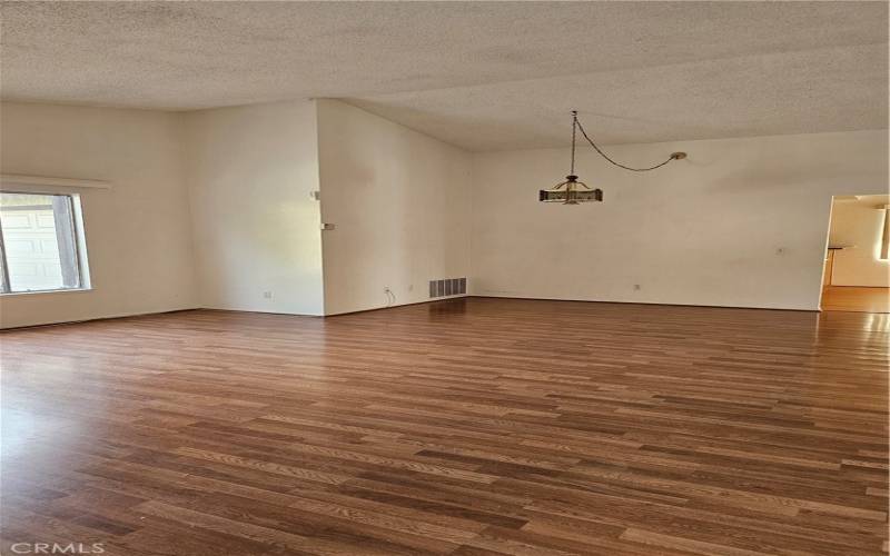 Living room to dining area