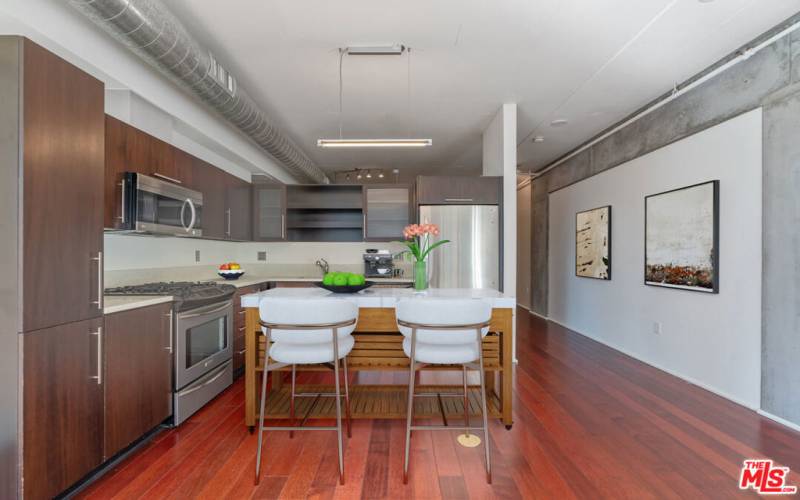 Virtual Staging (Kitchen Island For Reference Only)