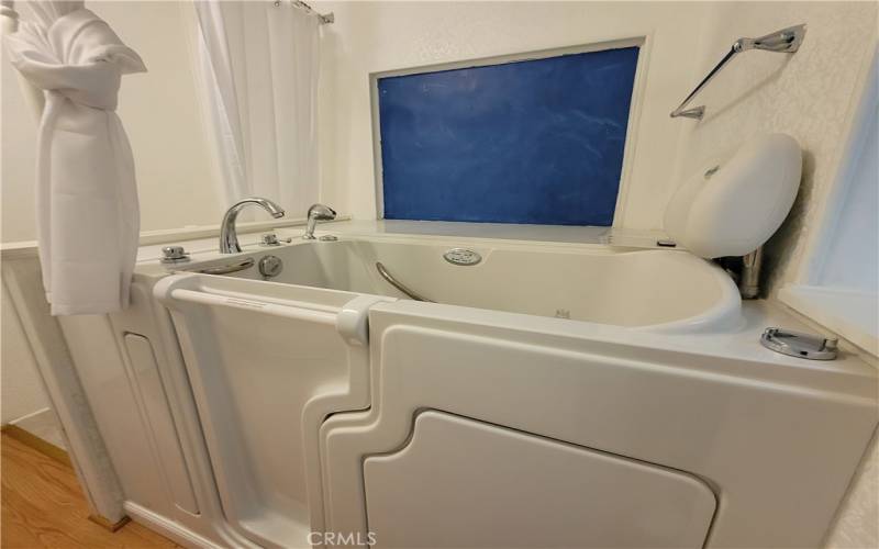 Primary Bathroom En-Suite/Jetted Step-In Tub