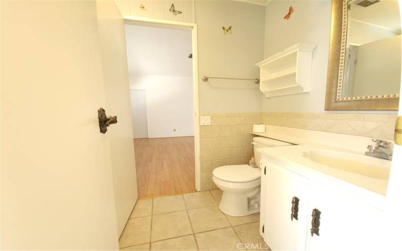 2nd Bathroom