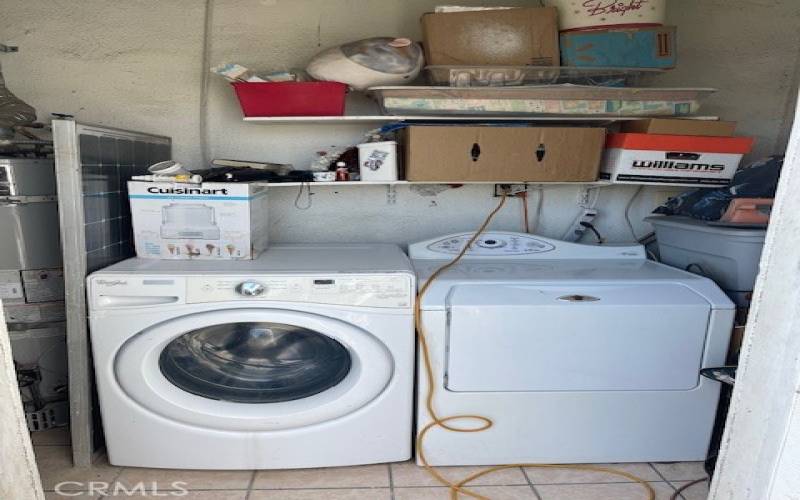 10348 Hickory St, Los Angeles CA - wash room