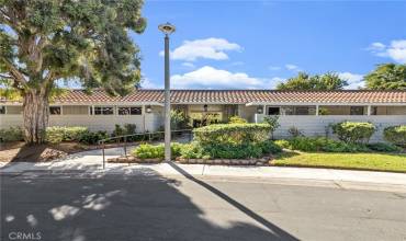 3279 San Amadeo O, Laguna Woods, California 92637, 2 Bedrooms Bedrooms, ,2 BathroomsBathrooms,Residential,Buy,3279 San Amadeo O,PW24224324