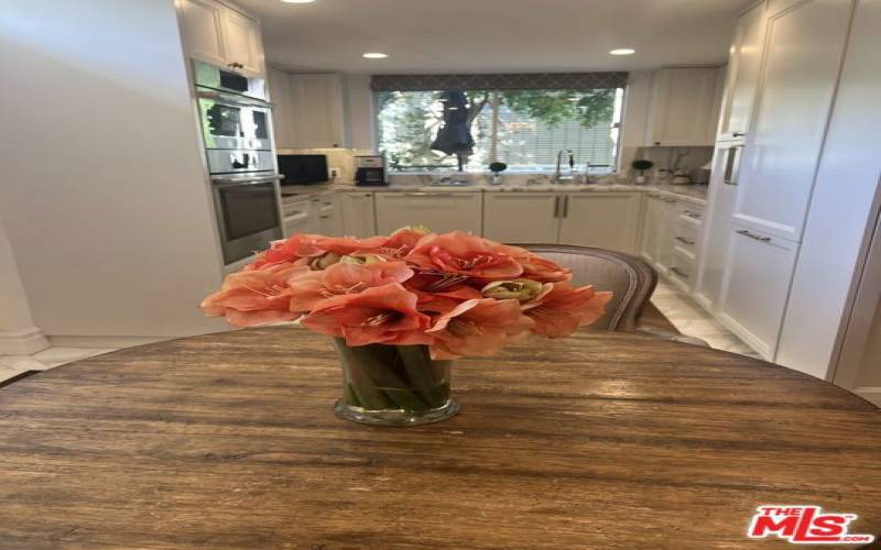 Dining room into kitchen