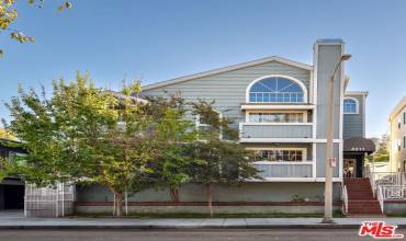 4211 Arch Drive 204, Studio City, California 91604, 1 Bedroom Bedrooms, ,1 BathroomBathrooms,Residential,Buy,4211 Arch Drive 204,24462013