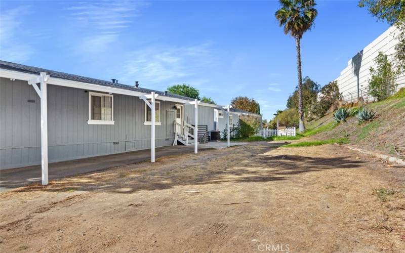 Large spacious side yard