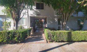 18611 Collins Street E33, Tarzana, California 91356, 2 Bedrooms Bedrooms, ,2 BathroomsBathrooms,Residential Lease,Rent,18611 Collins Street E33,SR24231495