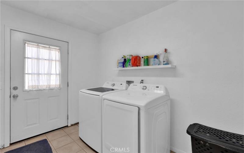 Laundry-room.