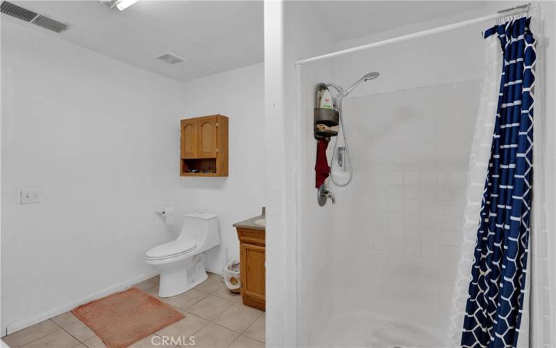 Bathroom/Laundry room.