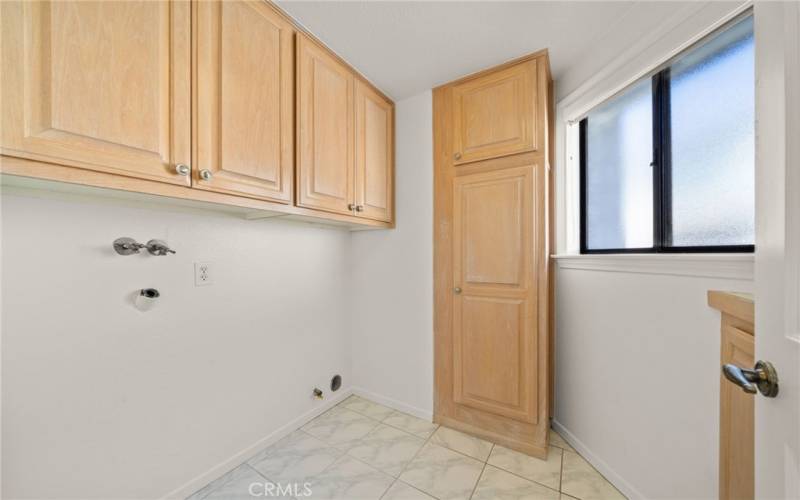 laundry room in-unit