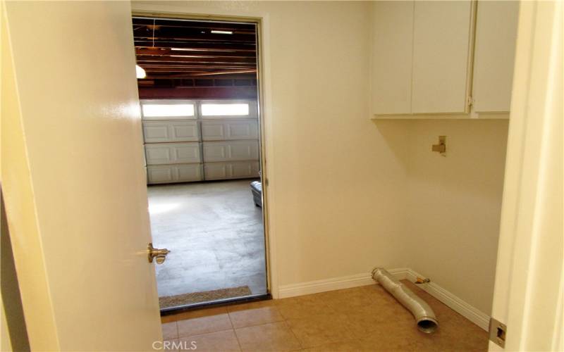 Direct Access to Garage from Laundry Room