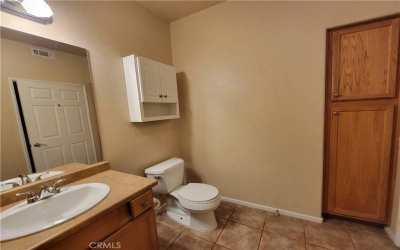 2nd Bathroom