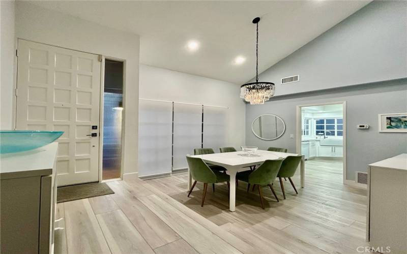 Dining room off entryway