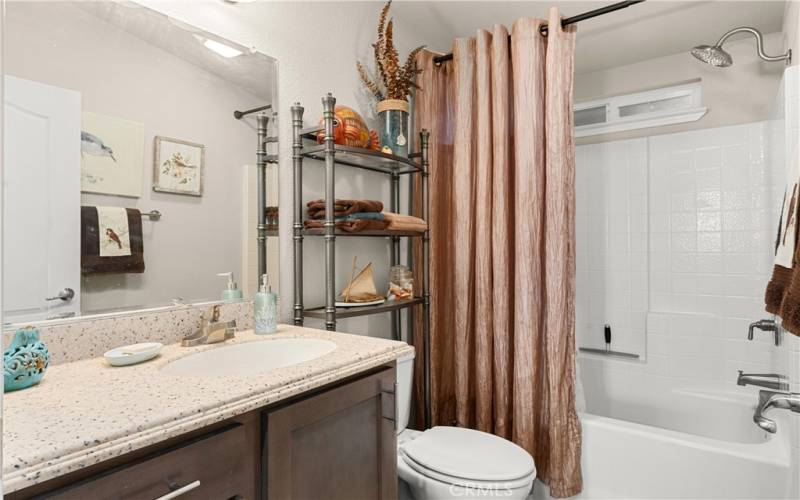 Guest Bathroom with shower/ tube combo