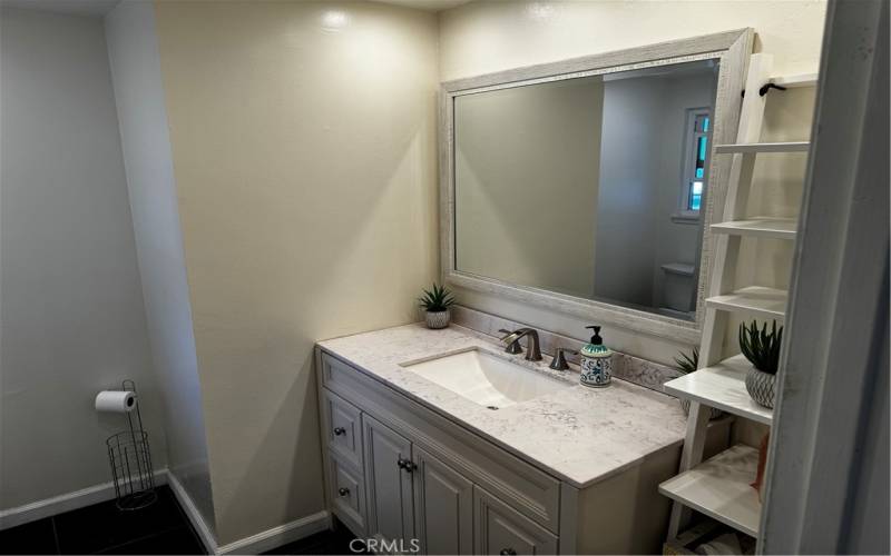 Guest bathroom Vanity